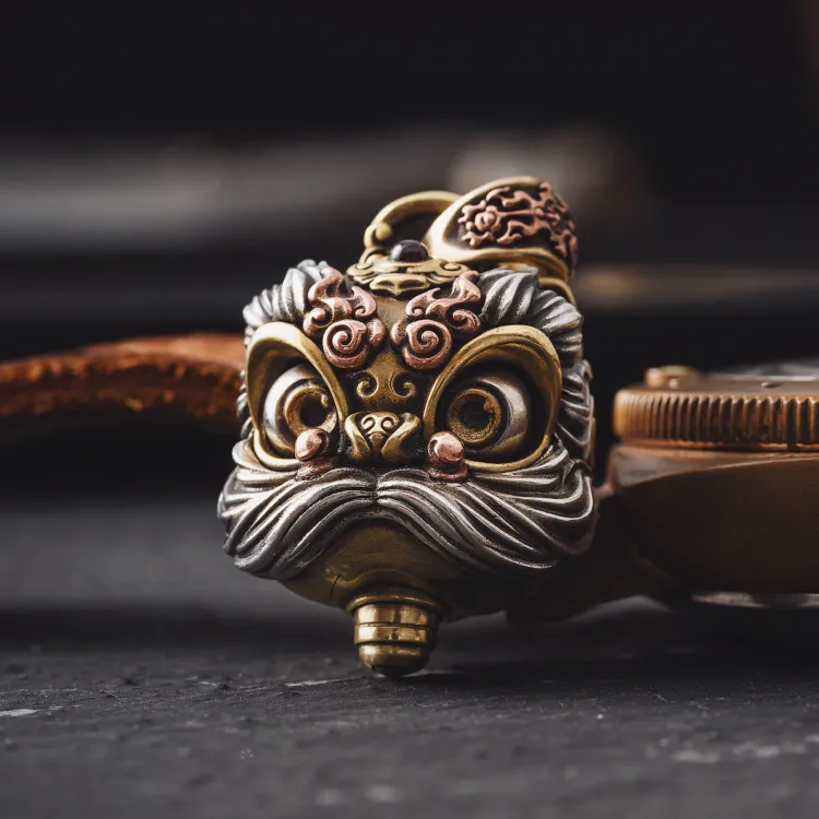 Dancing Lion Fidget Pendant - Image 2