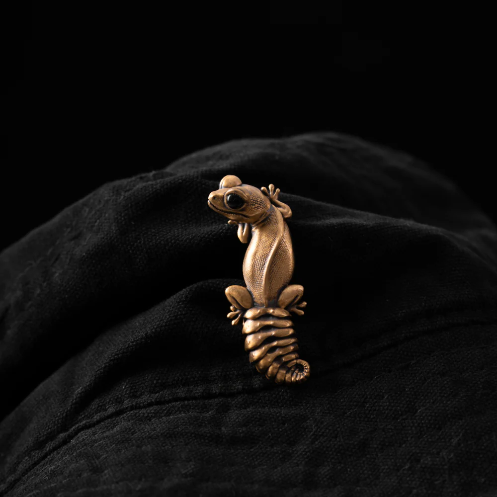 Knob Tail Gecko Brooch - Image 5