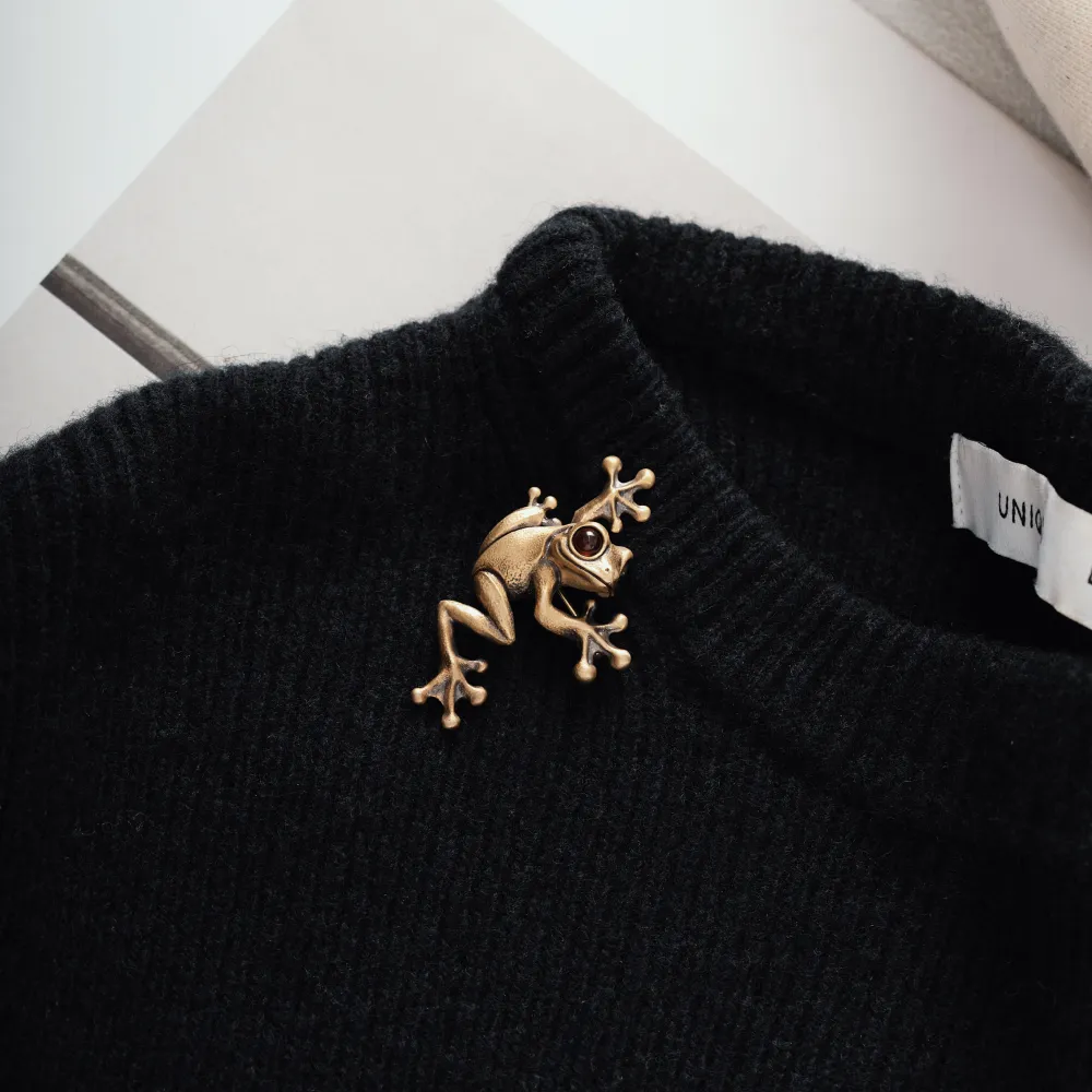 Tree Frog Brooch - Image 4