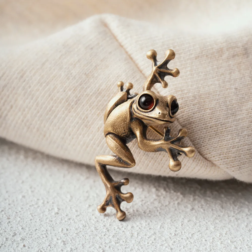 Tree Frog Brooch - Image 5