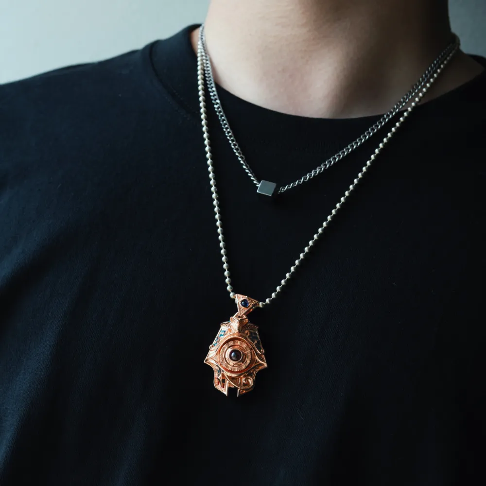 Eye of Horus Spinner Pendant - Image 2
