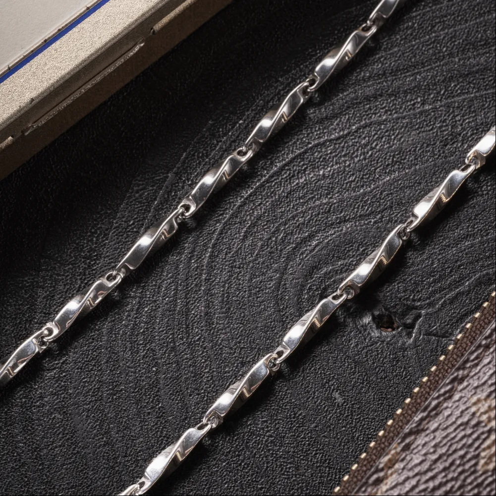 Mobius Chain Necklace - Image 5