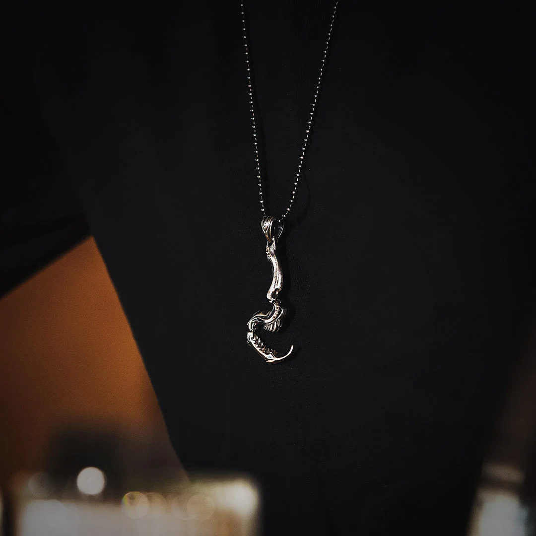 Praying Mantis Claw Pendant - Image 2