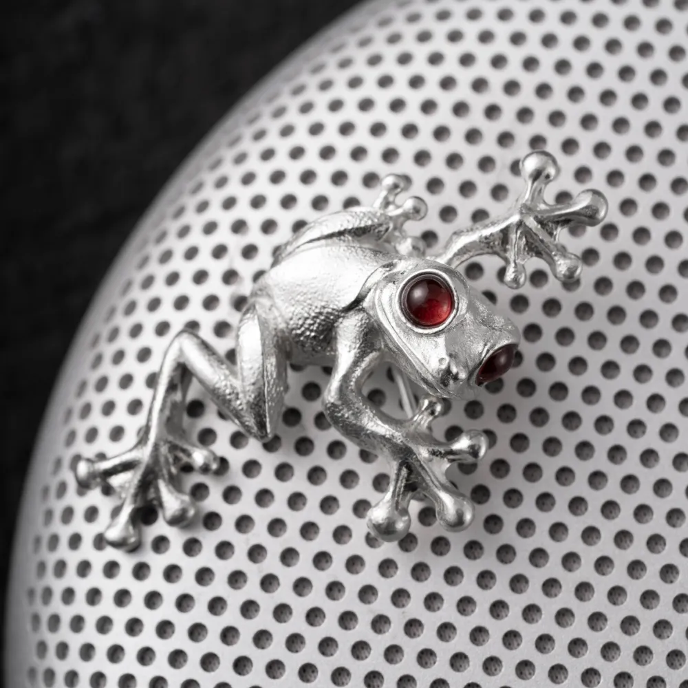 Tree Frog Brooch - Image 4