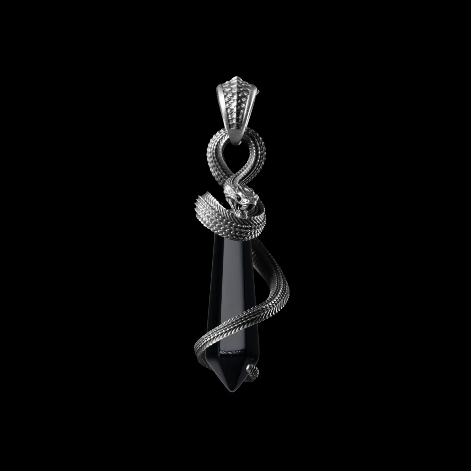 Venom’s Heart Pendant - Image 15